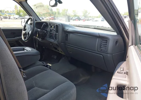 2004 Chevrolet Silverado C1500 z USA, uszkodzony, nr VIN 2GCEC19T341384849